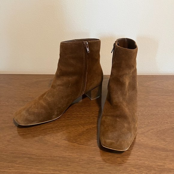 UO Elle Suede Ankle Boot - Picture 10 of 11